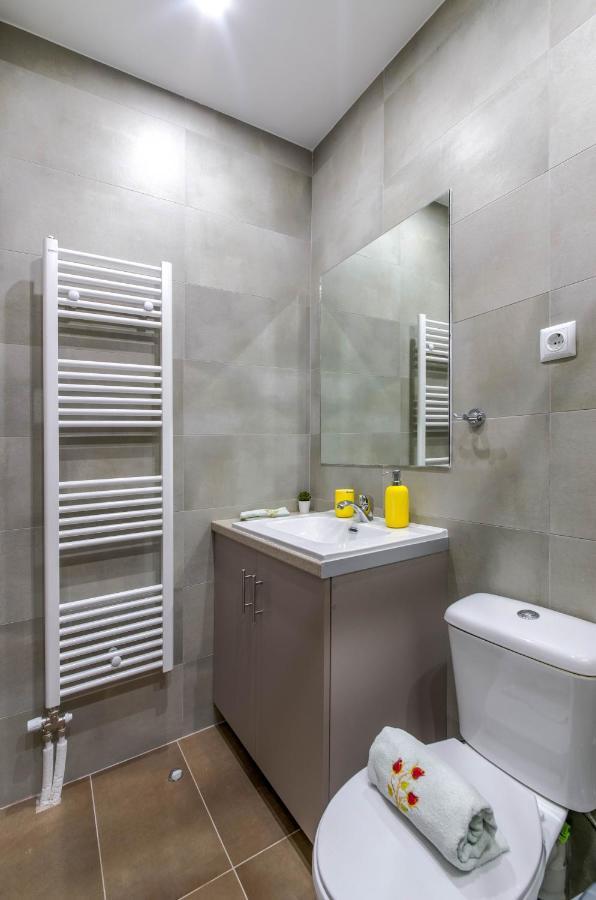 Renovated 2Bd House Close To Pireus Port Ngoại thất bức ảnh