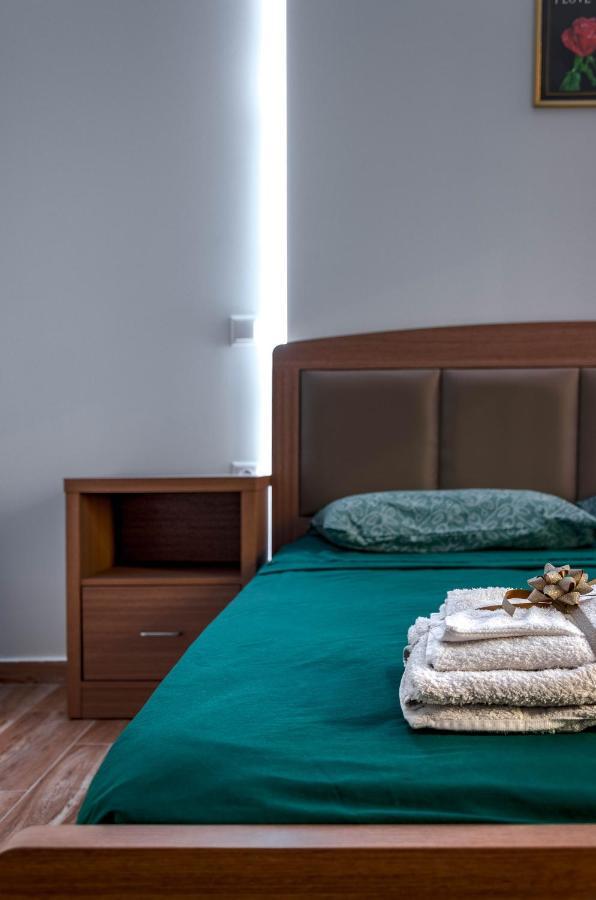 Renovated 2Bd House Close To Pireus Port Ngoại thất bức ảnh